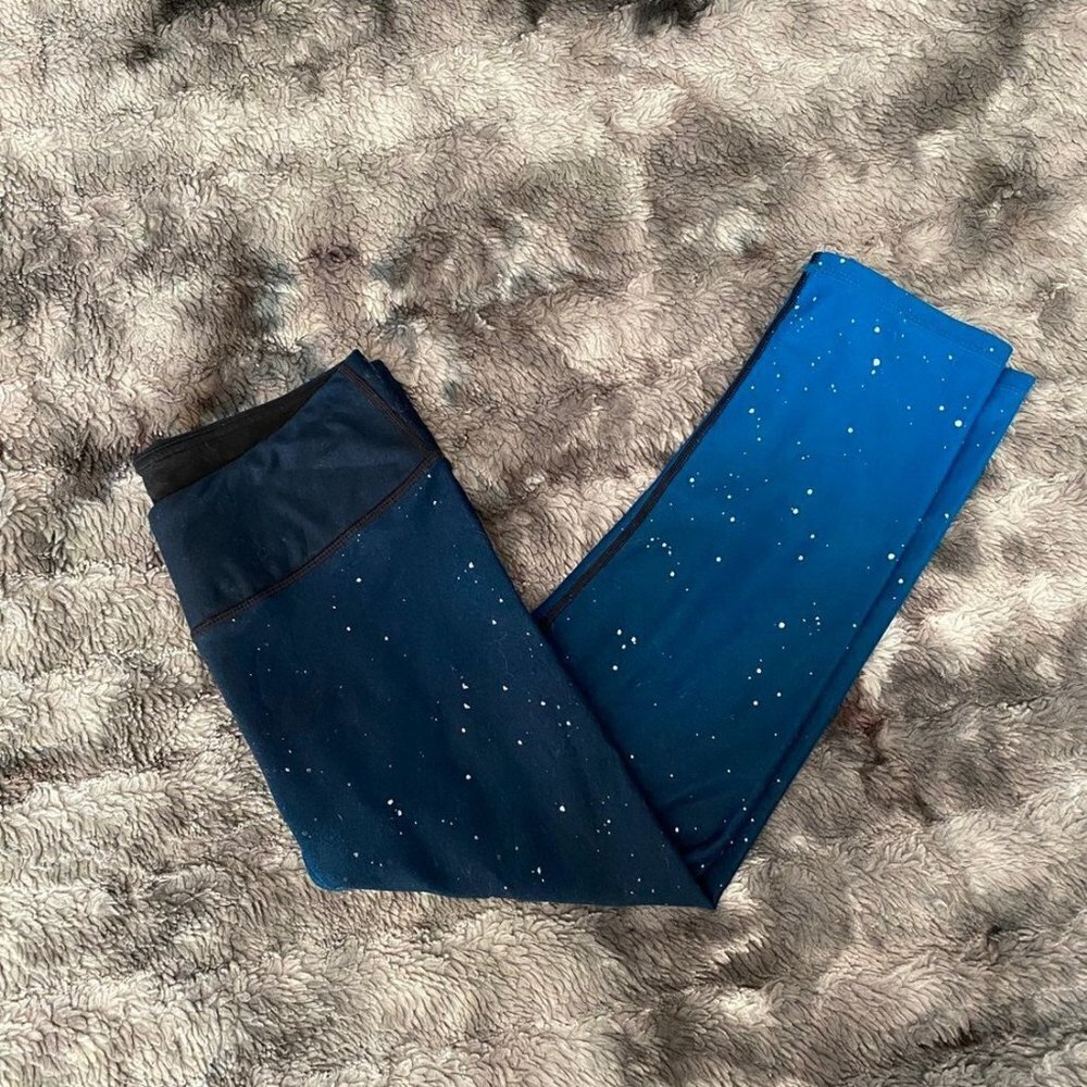Fabletics Define Mid Rise Capri - Northern Lights - Picture 4 of 8